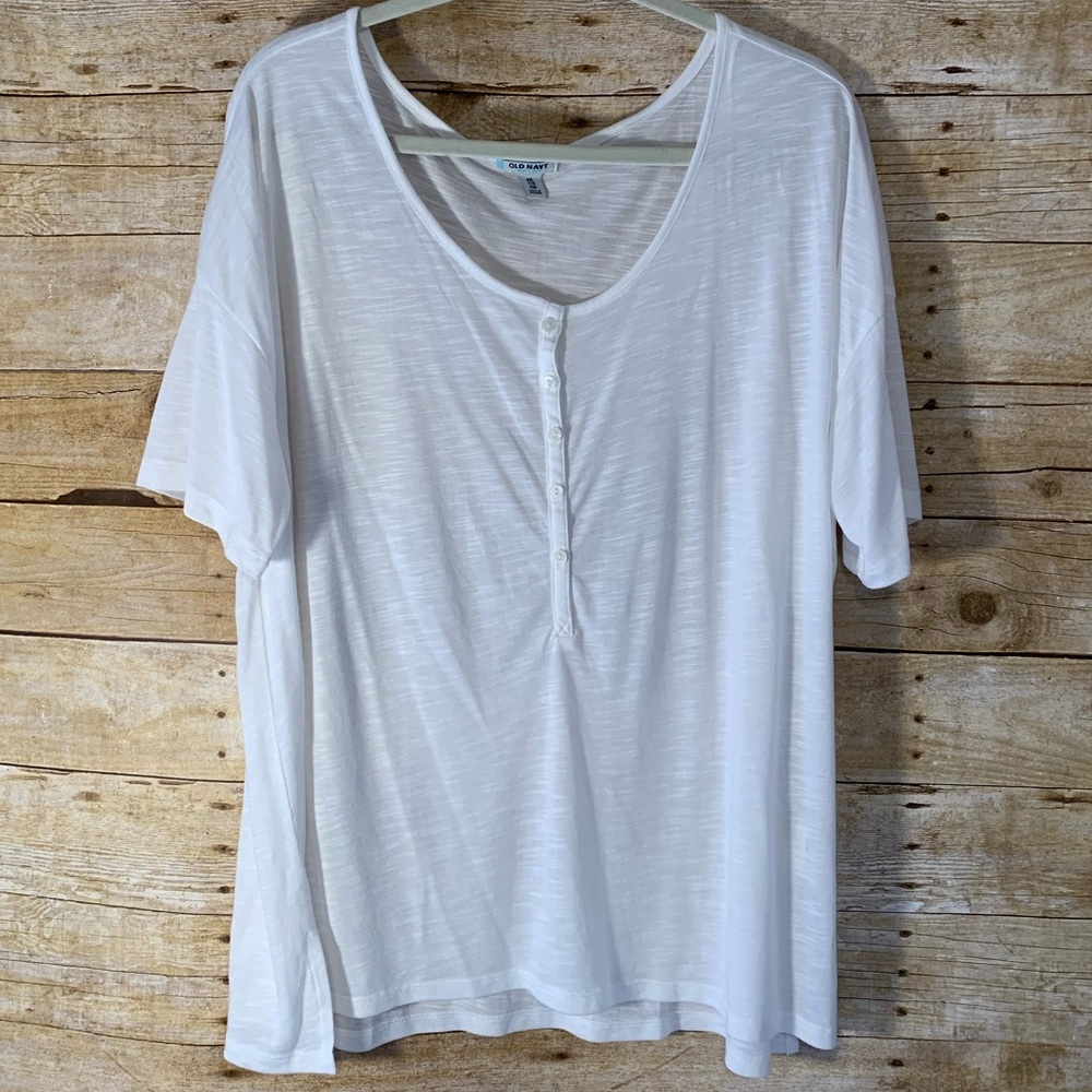 Old Navy White Light-Weight Henley Tee EUC XXL